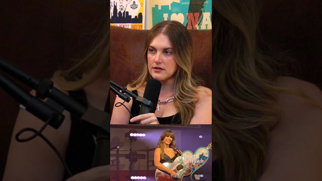 Элла Лэнгли в магазине Floores Country Store!