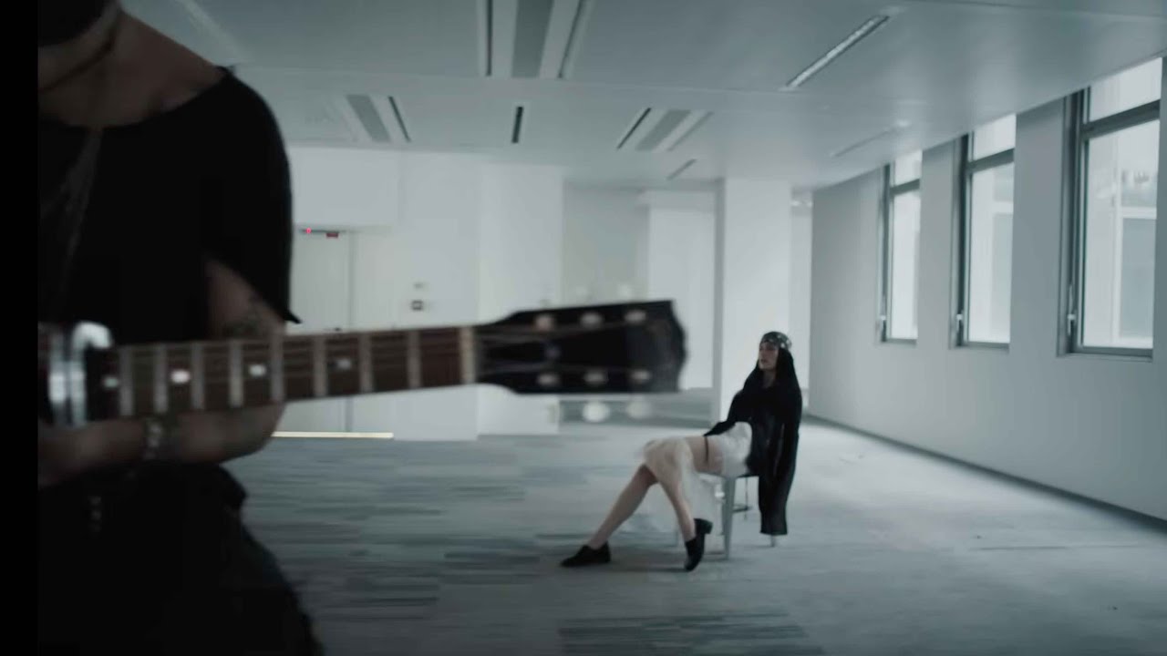 Waxx, Poupie  - All the things she said (clip officiel)