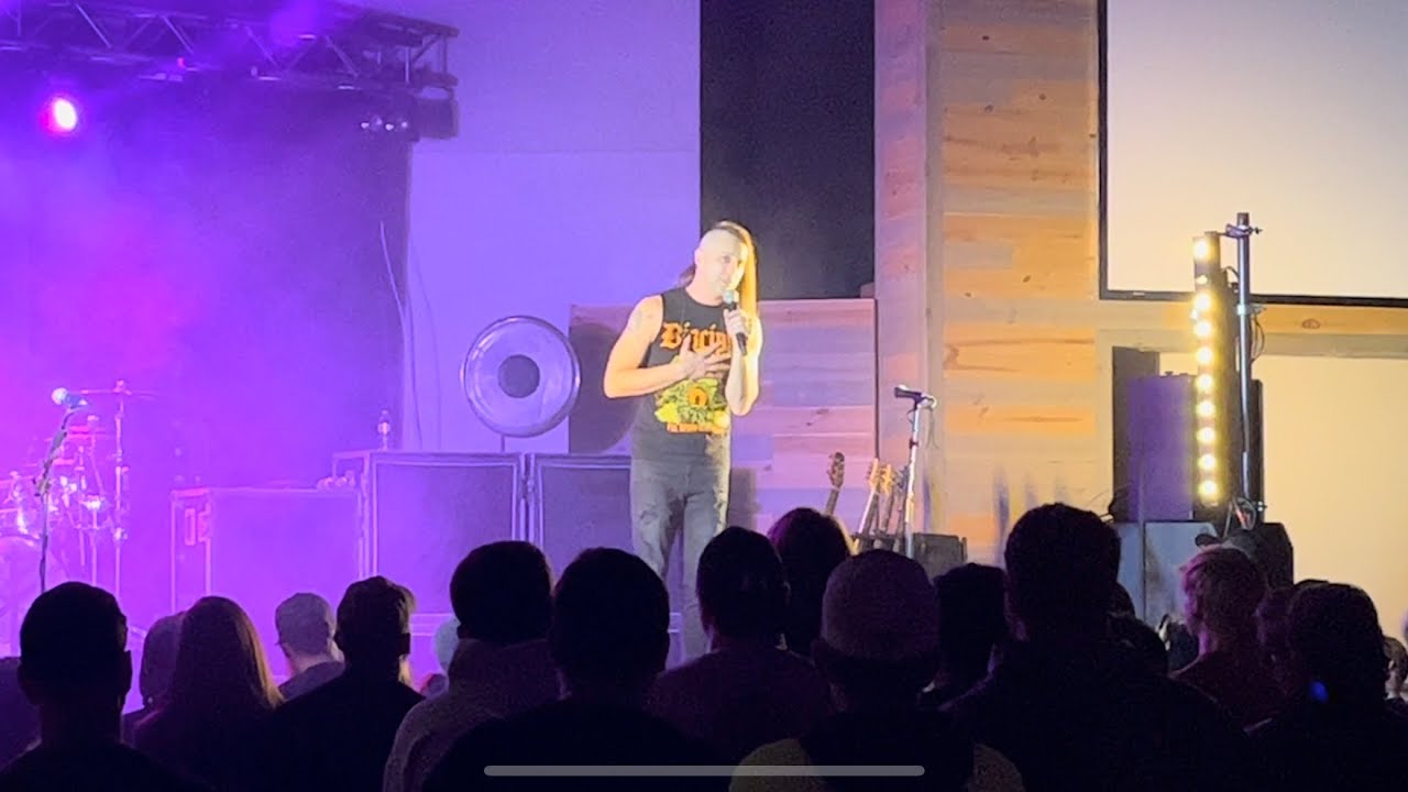 Kevin Young of Disciple gives powerful sermon at show in Benton, KY