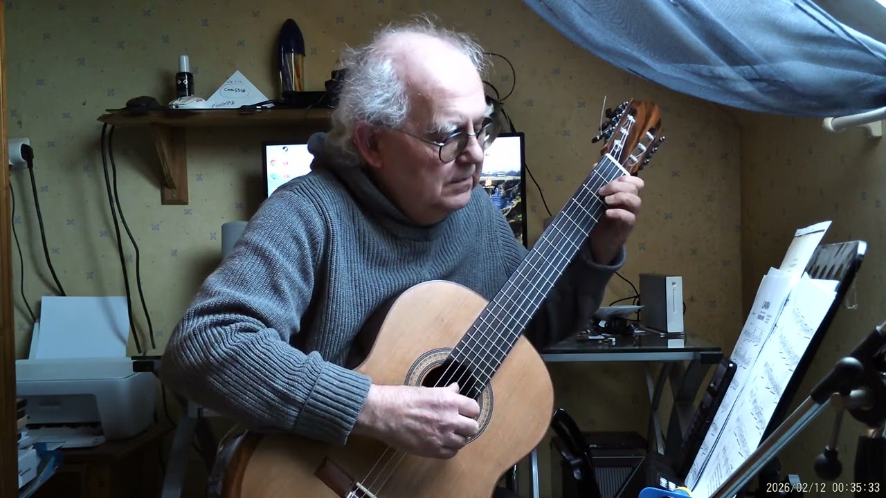 Alain Blas joue l'une de ses compositions: 