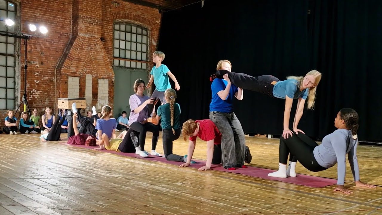 Theater Lübeck: Trailer Theater-Sommercamp 2025 »Wild und Frei«