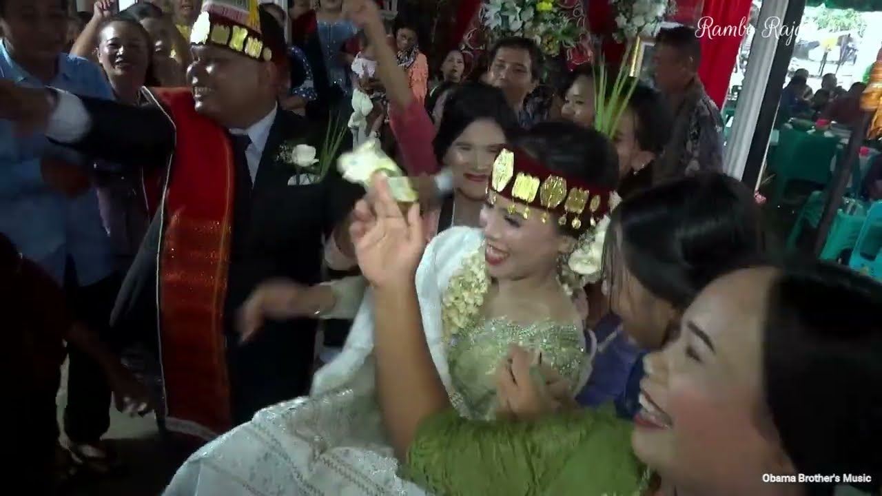 Budaya Batak | Marjoget Namarpariban | Moment Wedding HERIANTO & ARISTA | Siraya Katumba - Tarhirim