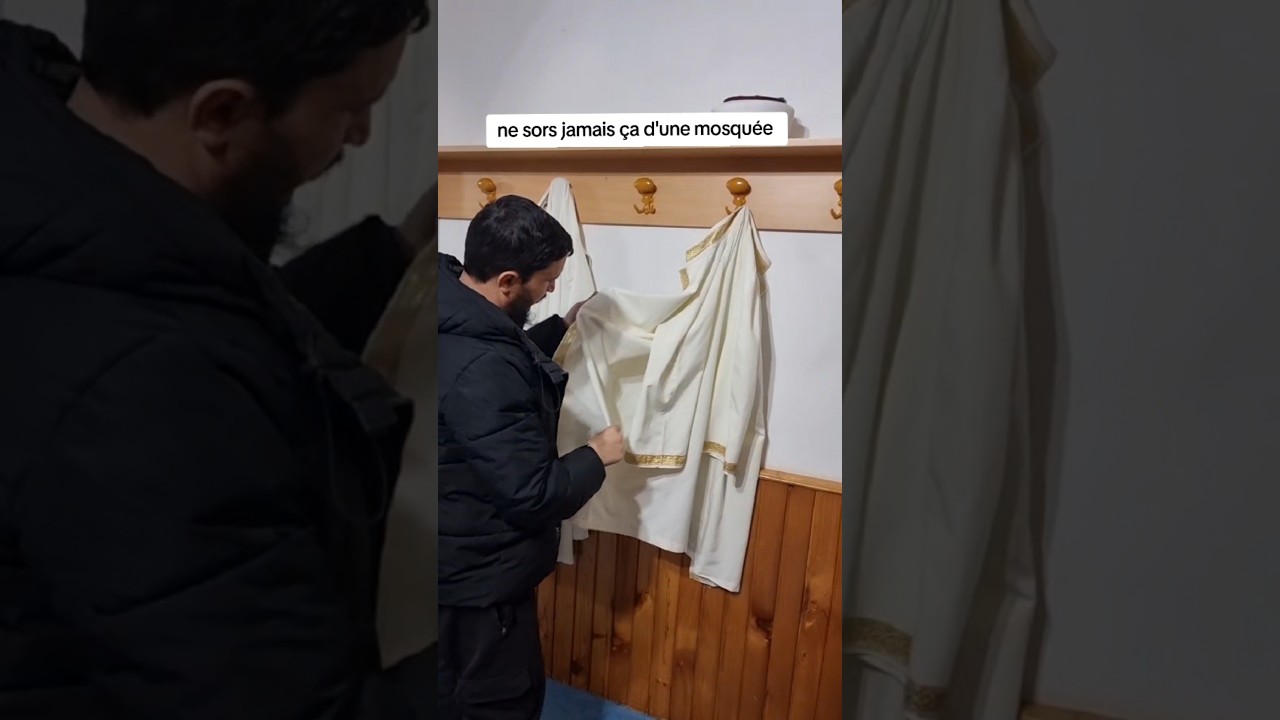 ne sors jamais &ccedil;a d'une mosqu&eacute;e turque#Mosque #Coran #Turquie