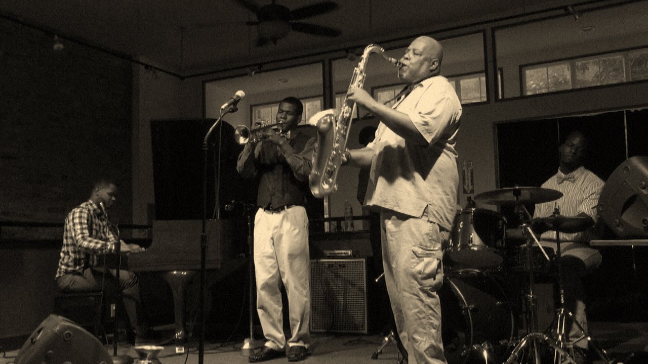 Charlie Parker - Now's the Time (Cowell Brotet)