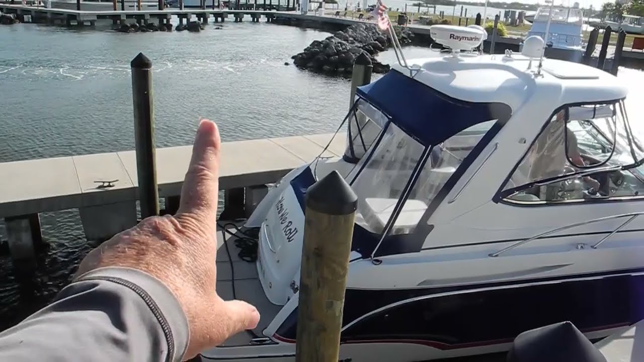 Formula Cruiser with IPS casts off, effortlessly