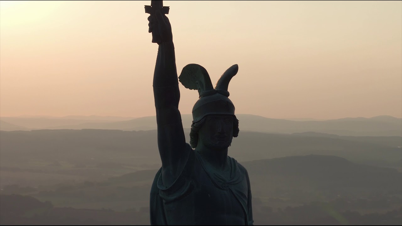 Hermannsdenkmal Luftaufnahmen bei Sonnenaufgang - OWL von oben (Ostwestfalen-Lippe Drohnenbilder)