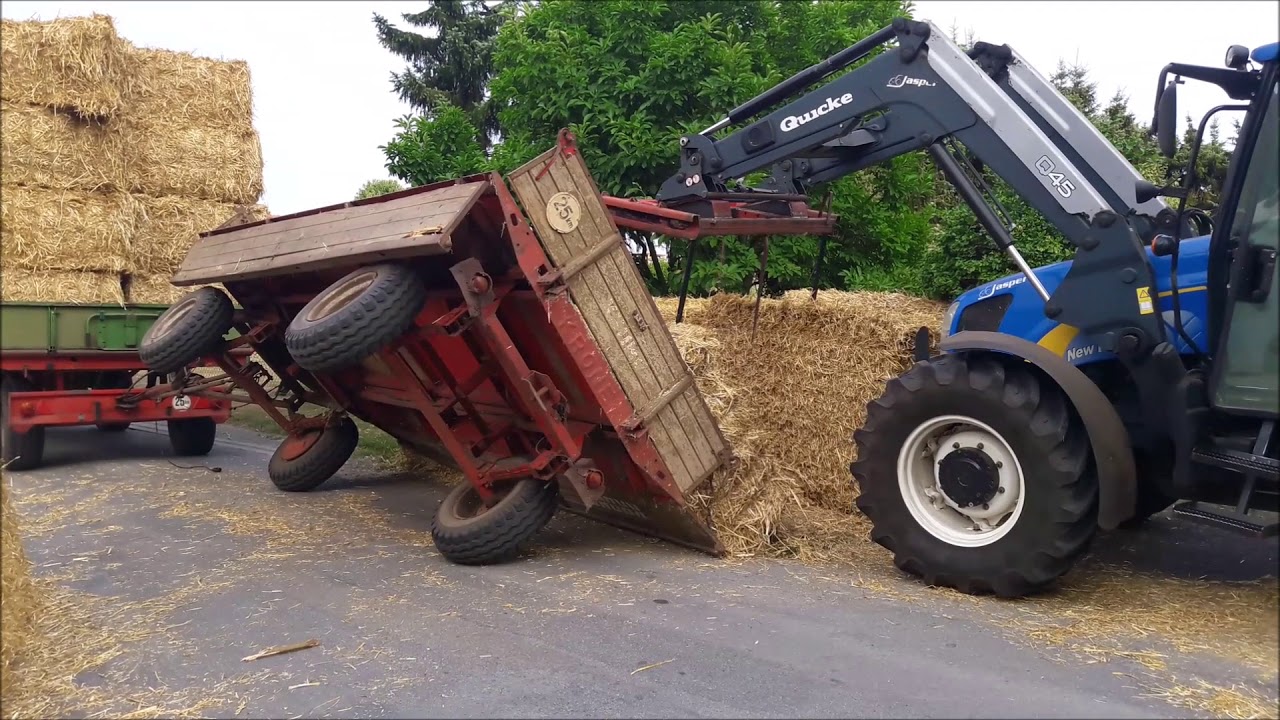 Pleiten Pech und Pannen/Ballenwagen umgekippt/Festgefahren