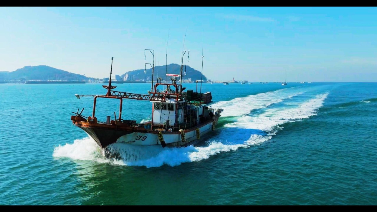 One-take drone shot of a fishing boat | mavic3 