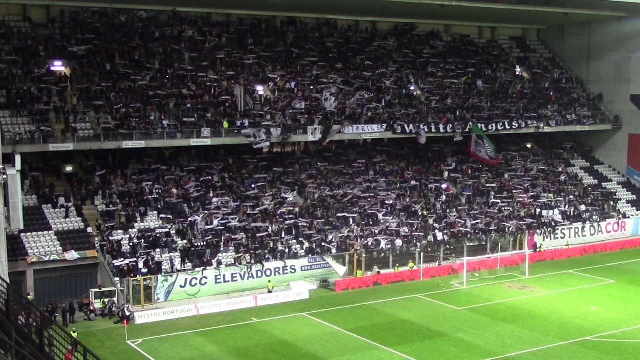 Adeptos do Vitória no Bessa