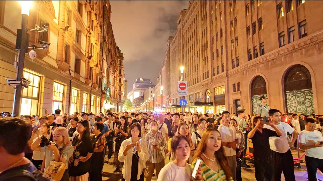 Shanghai People's Square Metro Station to Nanjing Road Pedestrian Street and the Bund