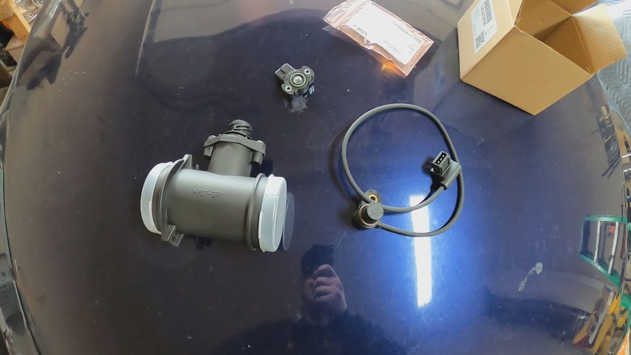 Replacing the camshaft position/throttle position/mass air flow sensors on a 1998 BMW Z3 1.9L