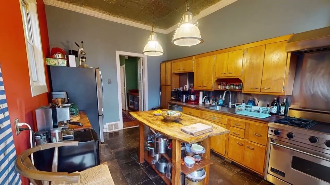 396 Bergen Avenue, Jersey City, NJ - Presented by Albert Cupo