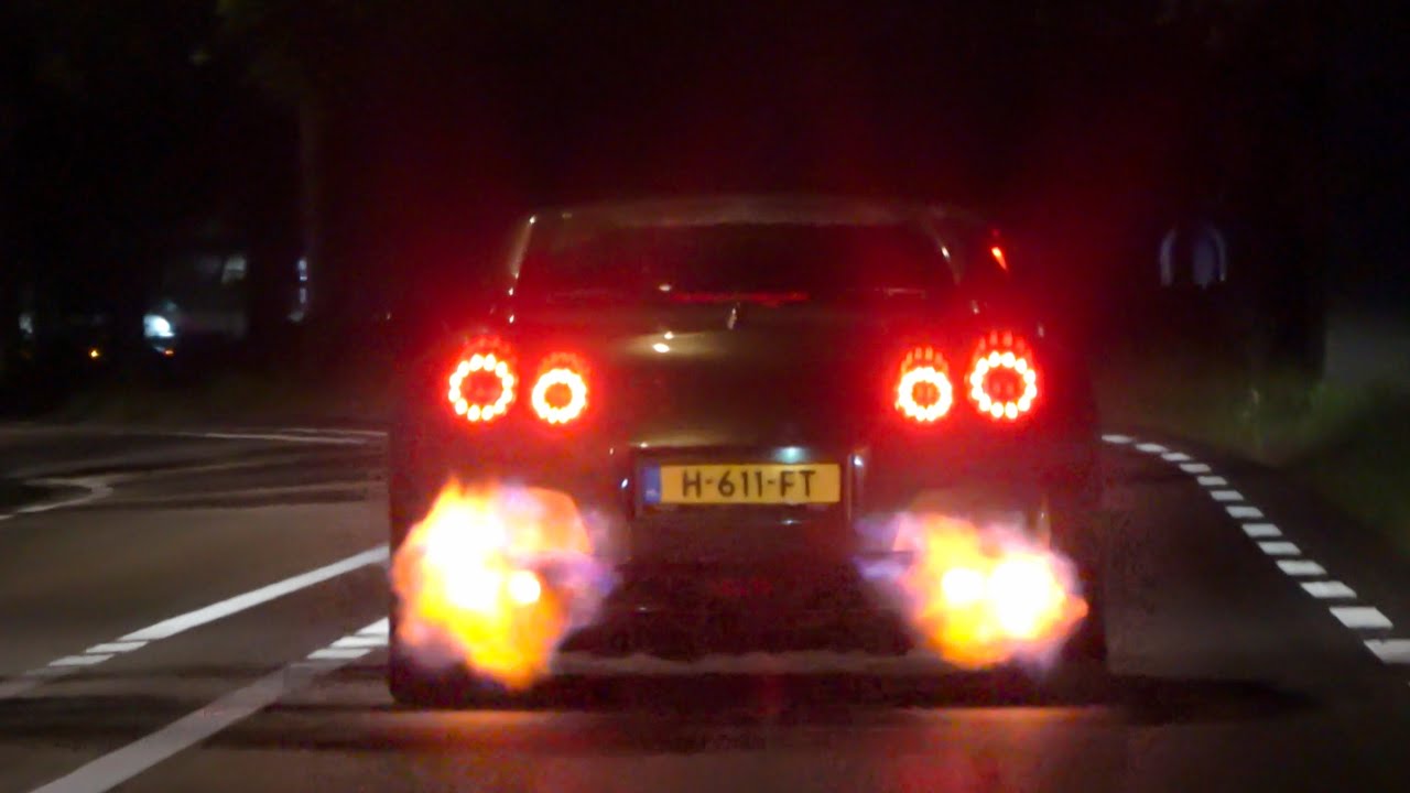 750HP Nissan GTR with Akrapovic Exhaust - EPIC Revs, INSANE FLAMETHROWER, CHASE At Night!