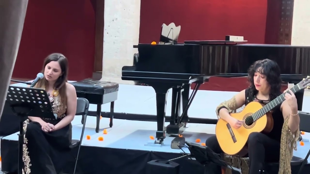 Montón de tierra, Liliana Felipe. Adriana Valdés, voz, Gloria Buerba, guitarra.