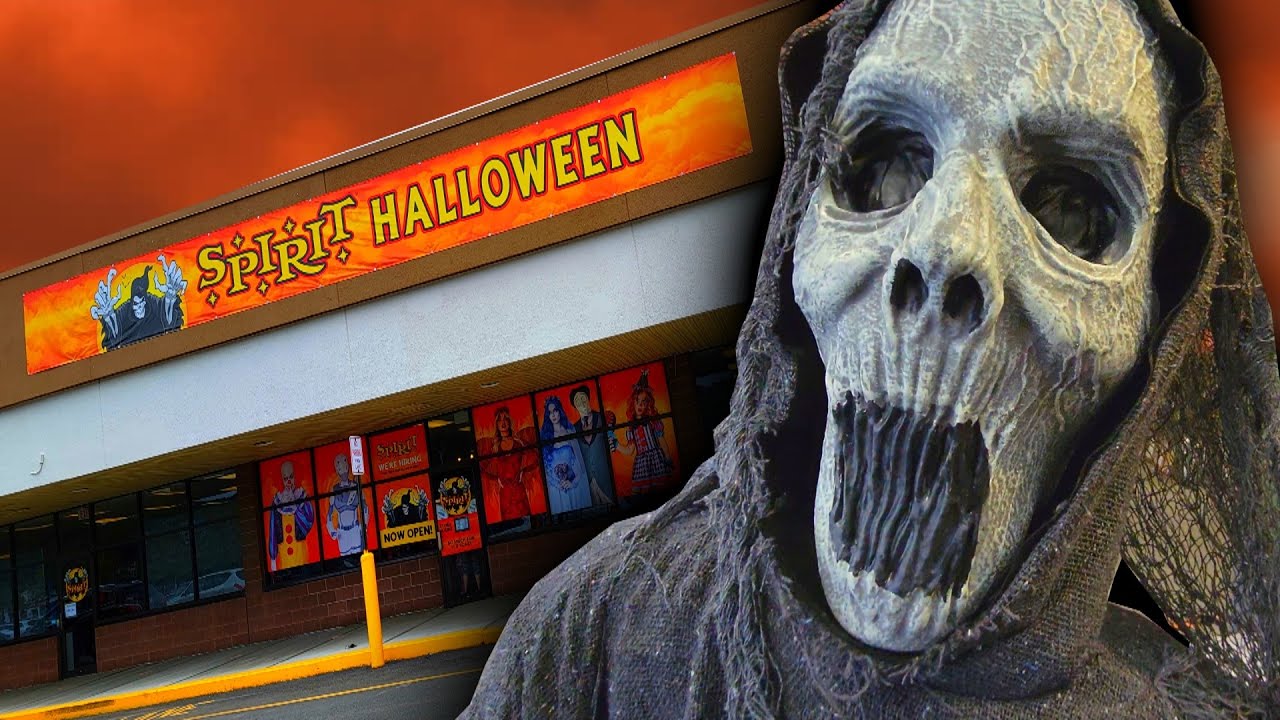 SPIRIT HALLOWEEN 2021 INSANE ANIMATRONICS in SALEM MASSACHUSETTS !!