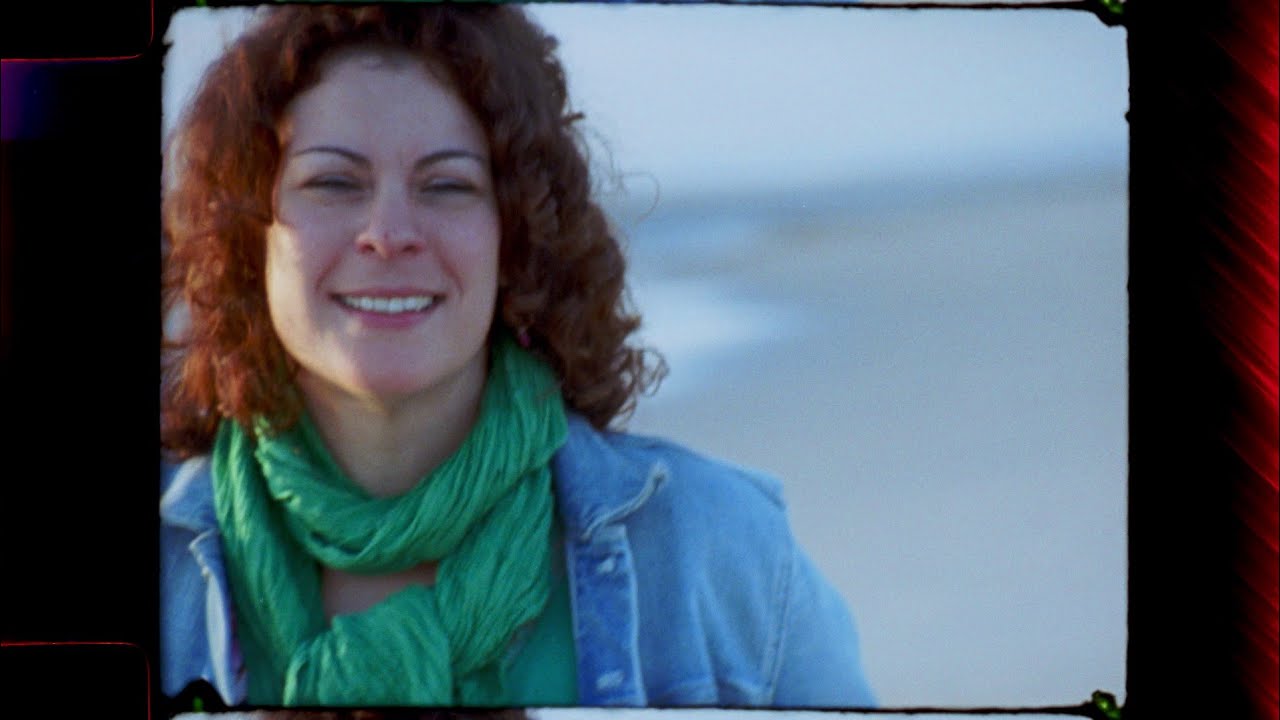 Jess + Gau by the sea (16mm short film)