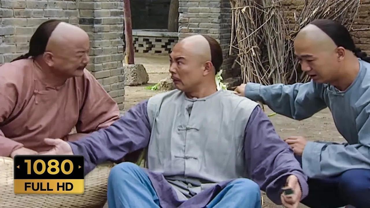 微服私訪的皇上抓賊，卻反被污衊，老百姓臭菜爛糠直接往他臉上招呼！