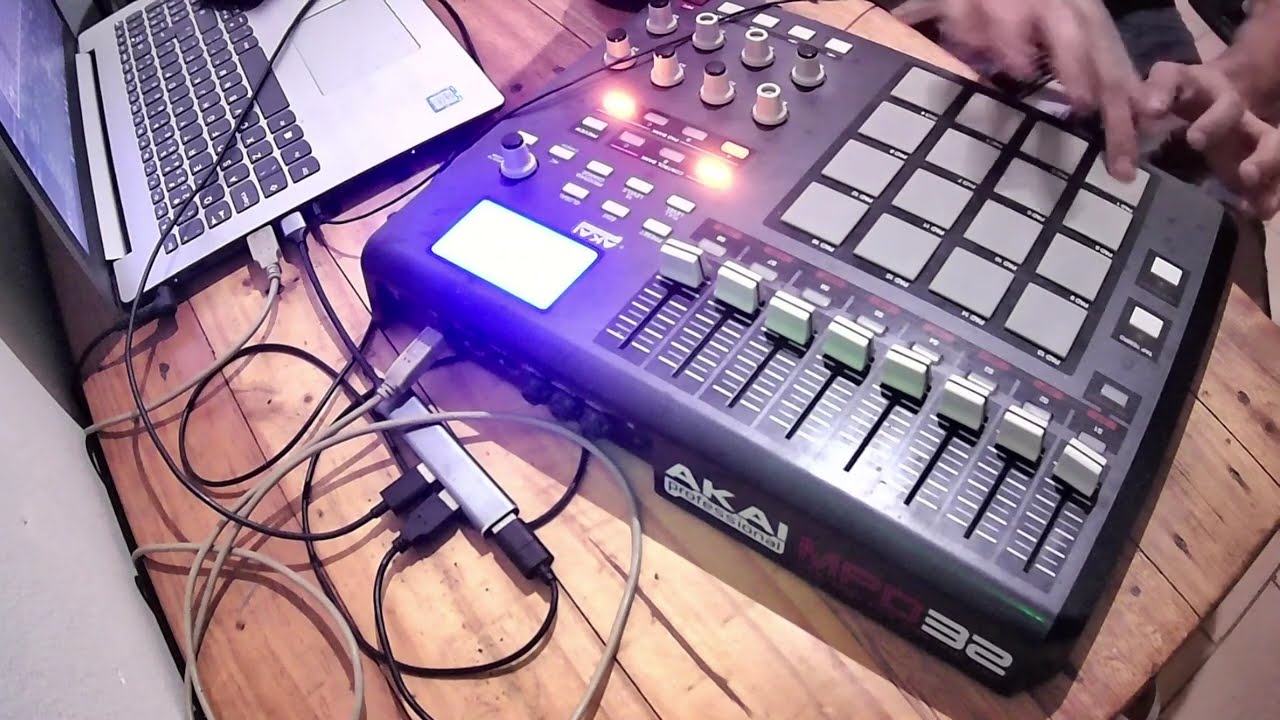 MONTAGEM EXPULSA DAS ANTIGAS AO VIVO NA MPC VOLT mix