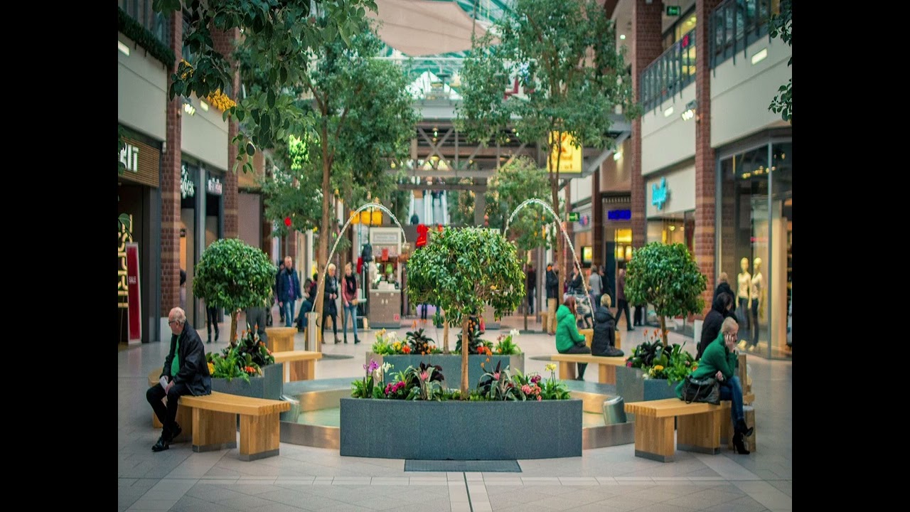 Listen to the Mall's Huge Water Fountain