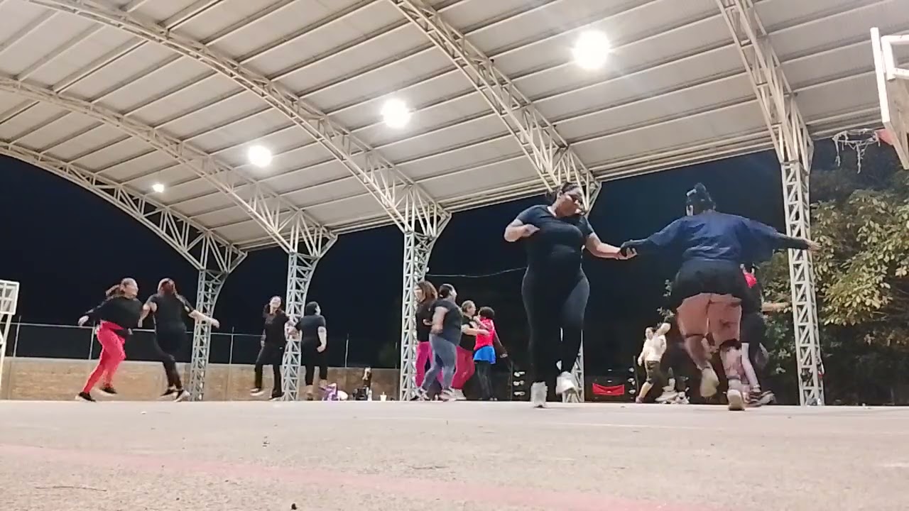 El ratón vaquero remix no cuento con los derechos de la música