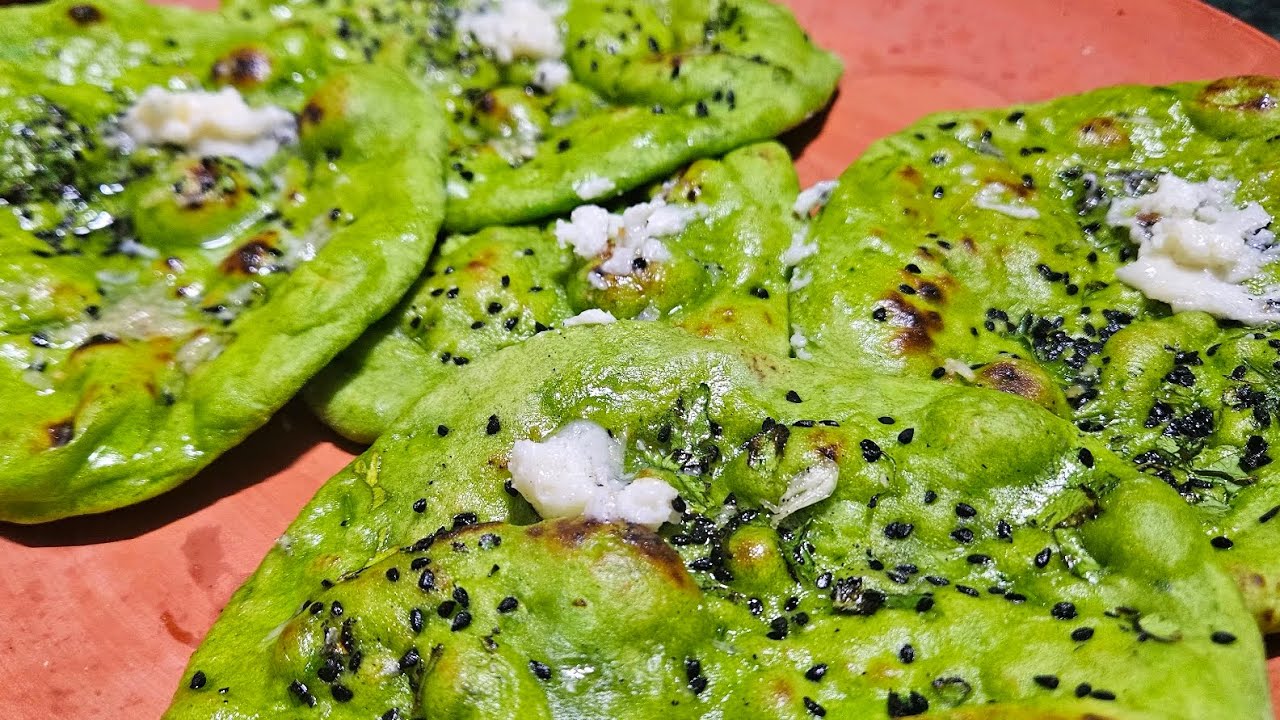 ग्रीन गार्लिक पालक तवा नान/Green Garlic Palak Tawa Naan