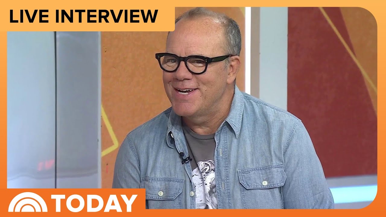 Tom Papa Talks Comedy Tour, Parenting, Bread Obsession, More