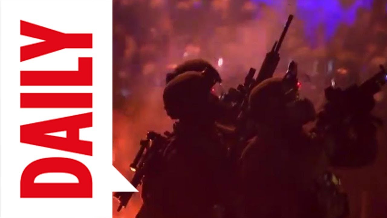SEK stürmt Schanzenviertel bei G20-Gipfel in Hamburg - Bild Daily live 08.07.17