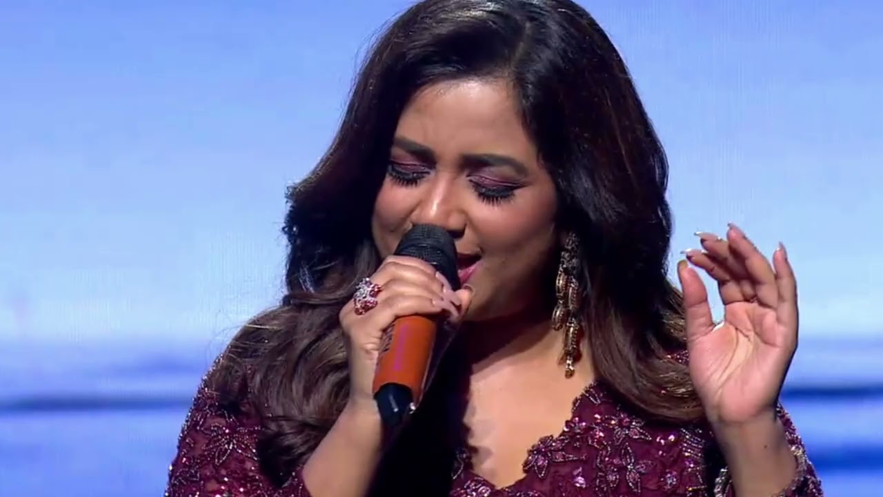🌟 A Soulful Tribute by Shreya Ghoshal to Nightingale of India ‘Yeh Sama Sama Hai Yeh Pyar Ka’