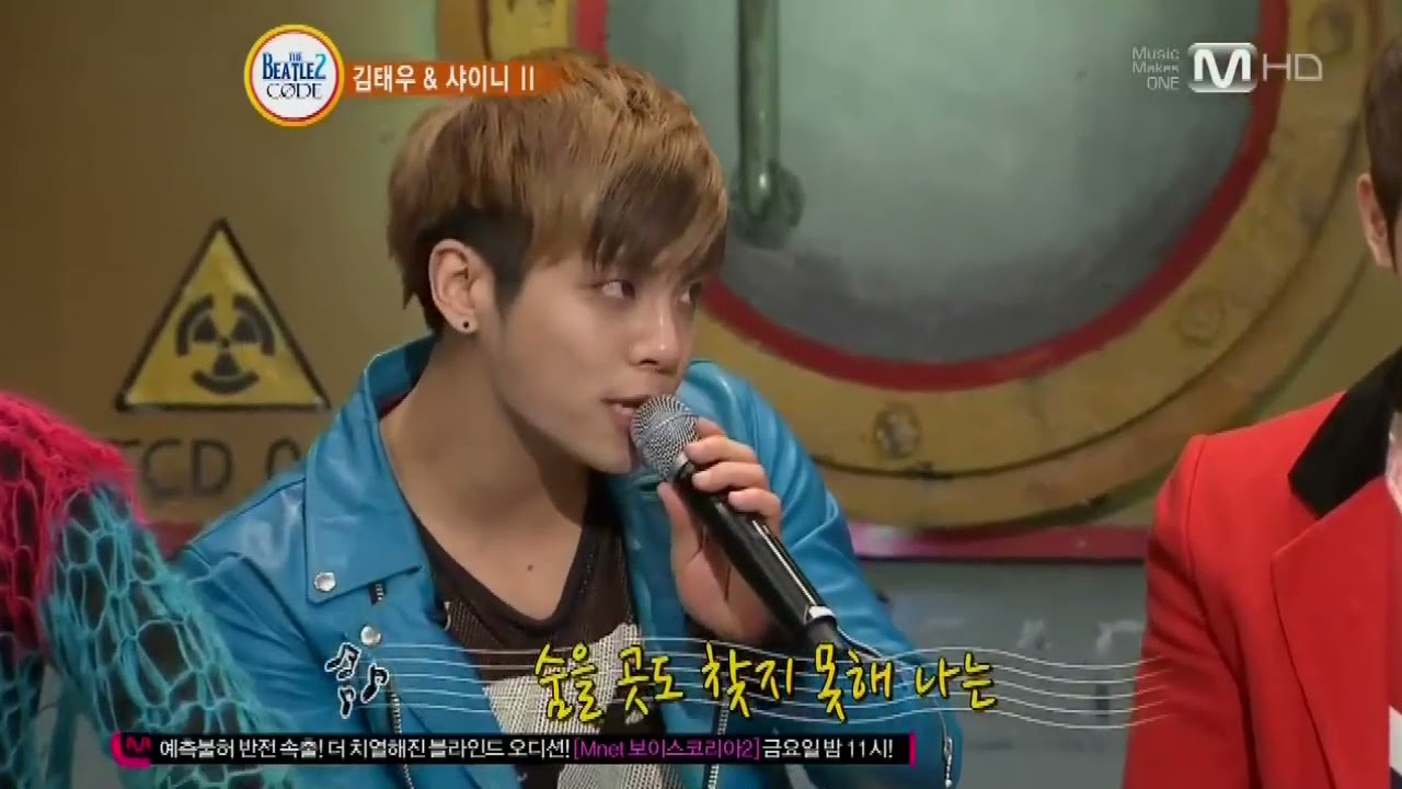 SHINee Jonghyun singing Lucifer Acoustic version