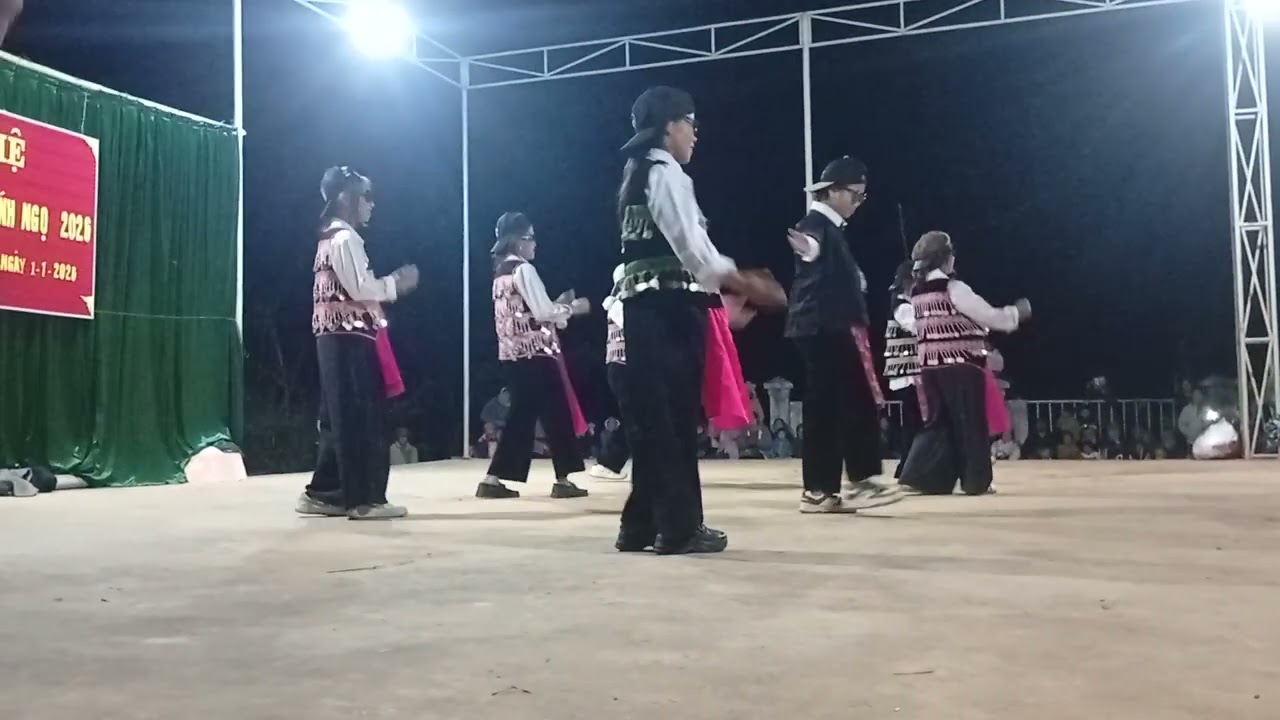 Xiab 1 peb caug nyab laj seev cev 