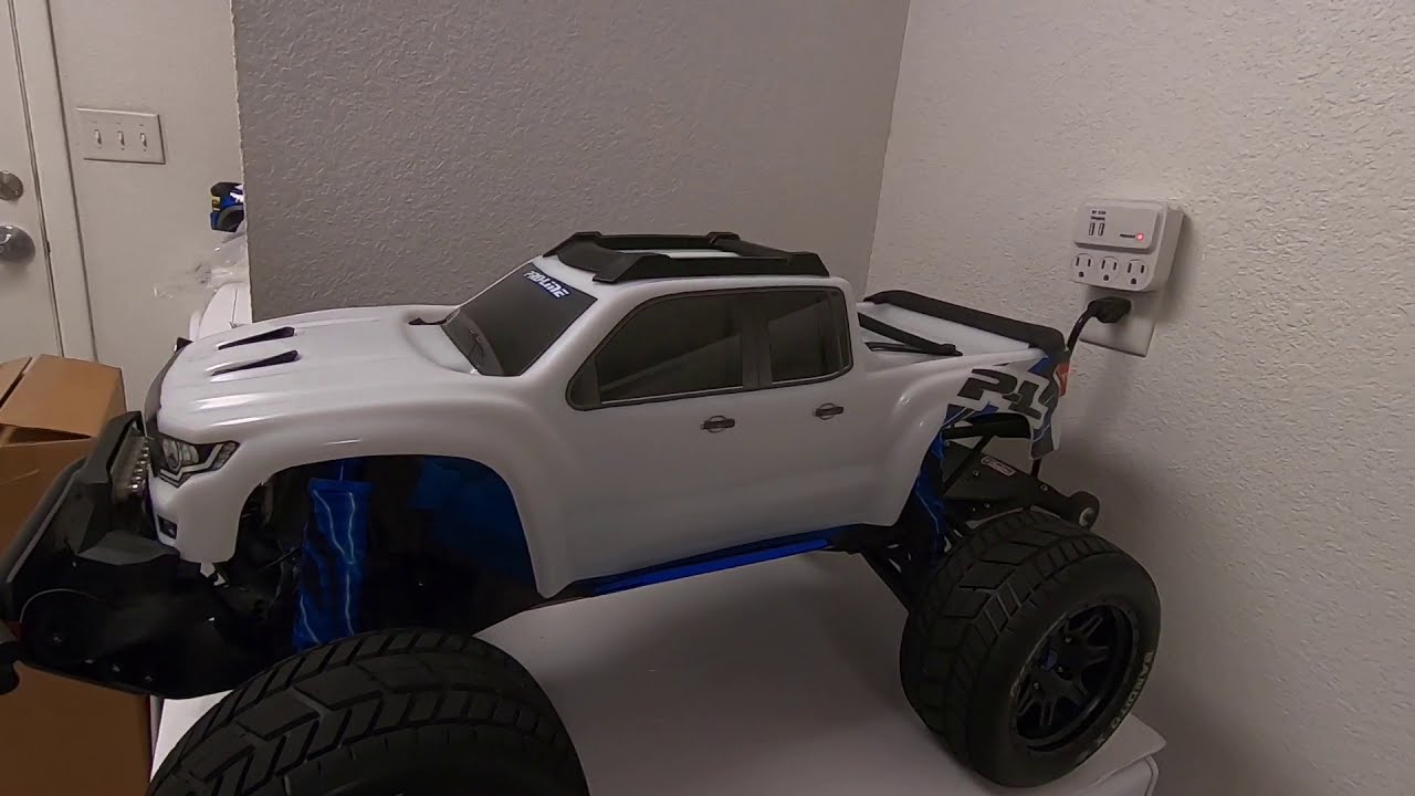 Proline Brute Body and Extras Installed on my X-MAXX