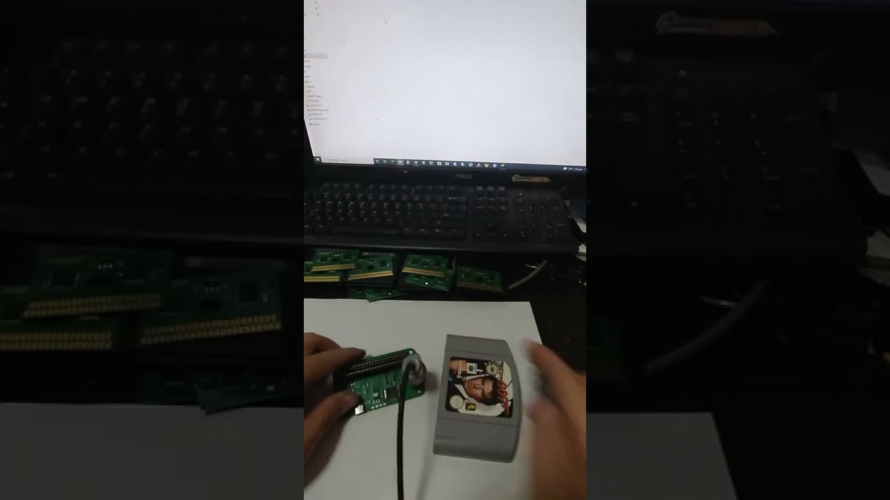 A quick look at the JoeyN64 BennVenn N64 Cart Flasher