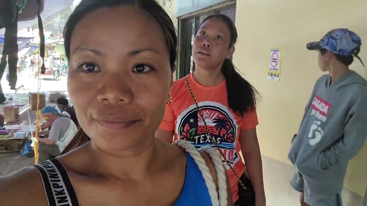 Melinda and Guest take you to the Sunday Market, Pond n Lights
