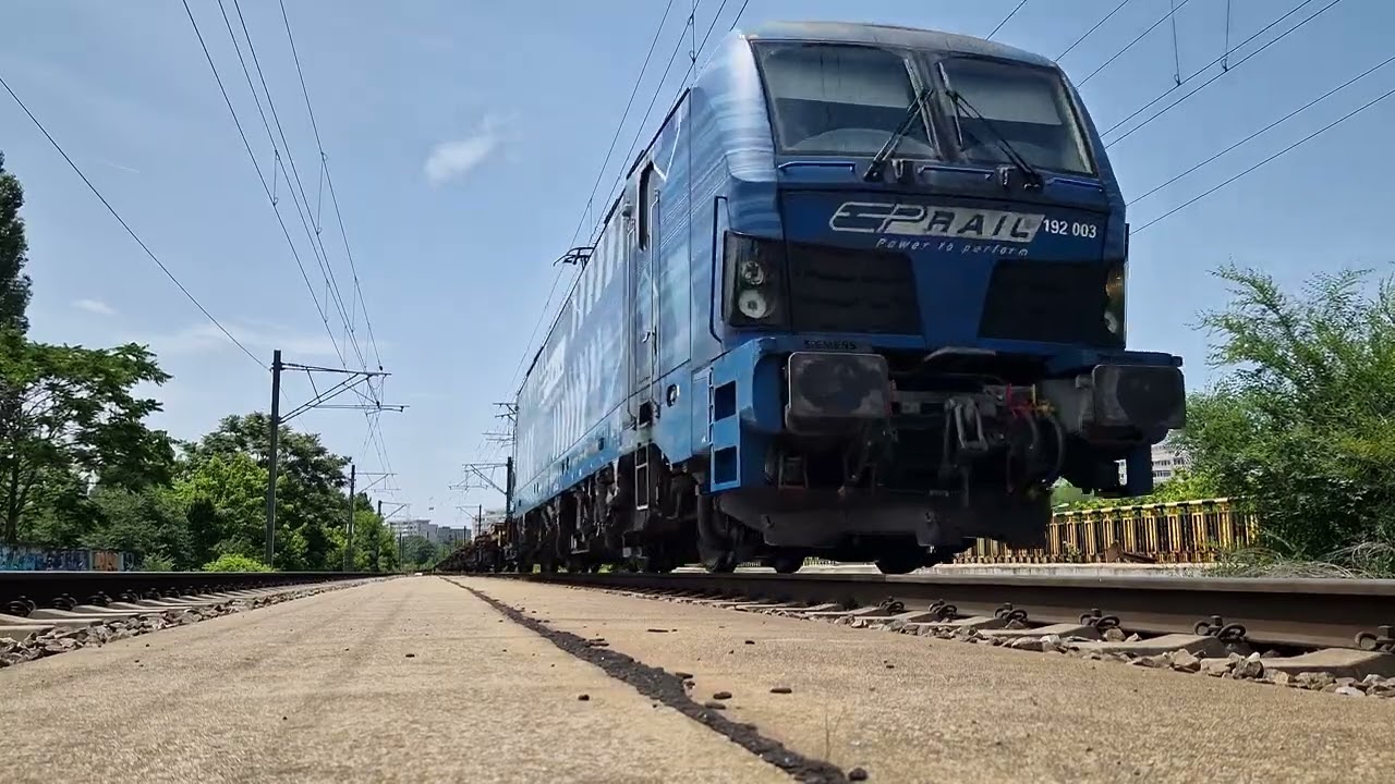 Siemens Smartron 192-003 EP Rail cu un marfar in zona Bucuresti Baneasa (03.06.2024)