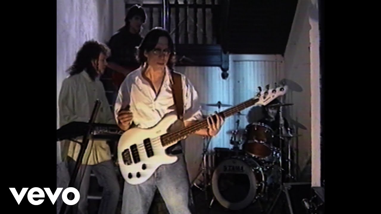 Los Enanitos Verdes - Sos un Perdedor (Official Video)