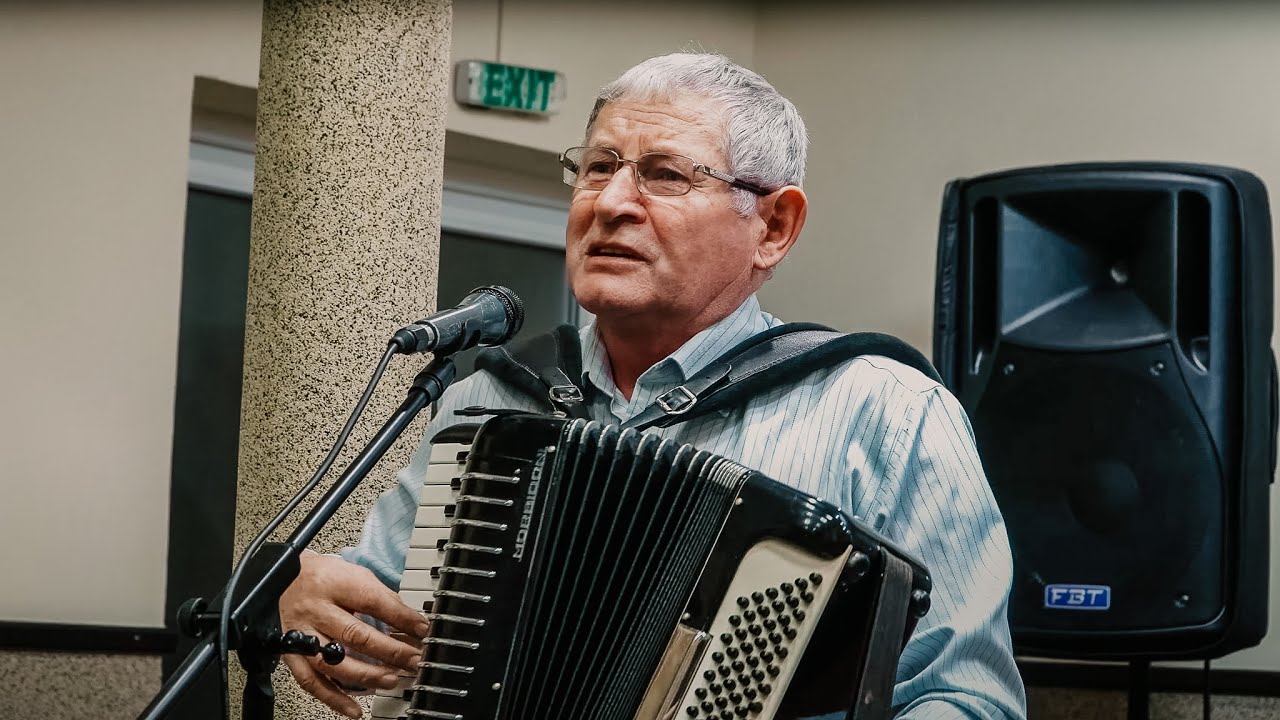 BILA IOAN - TRĂIA ODATĂ ÎNTR-O CĂSUȚĂ
