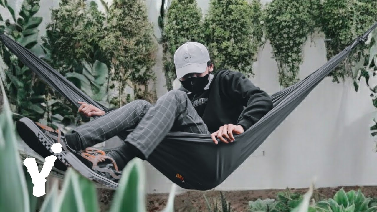 Ysai - INTROVERT MODE (Official lyrics Video) 