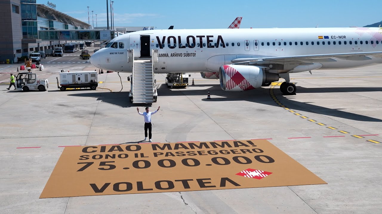 El pasajero 75 millones de Volotea es recibido en Cerde&ntilde;a con un r&eacute;cord Guinness