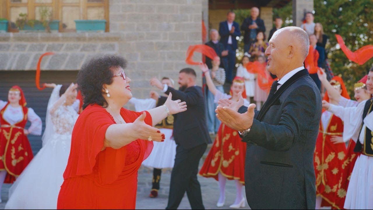 IRINI QIRJAKO & DULE MALINDI - SHKOFTË MBARË KJO KRUSHQI (OFFICIAL VIDEO)