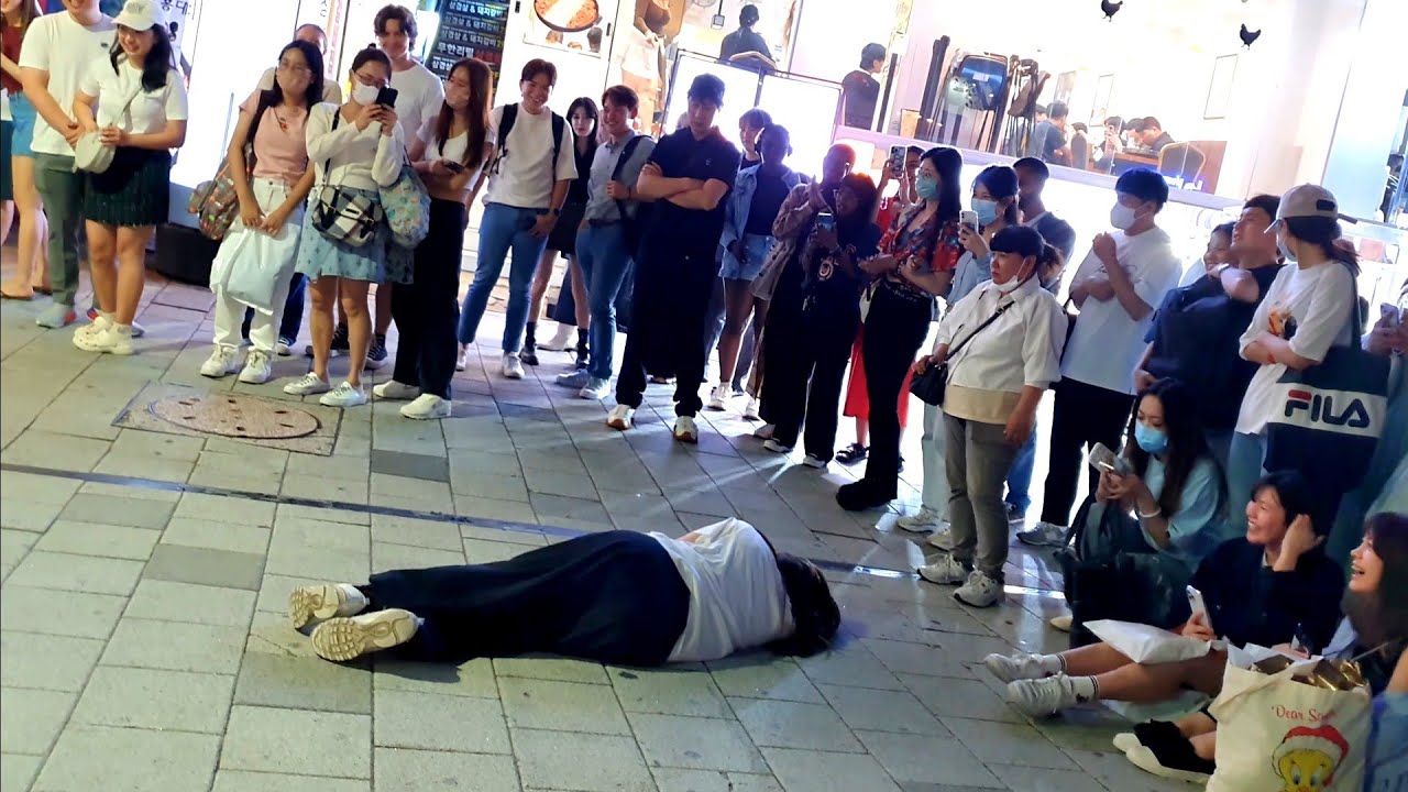 [STREET ARTIST] YU KAGAWA & YOUNGWON. HILARIOUS INTERACTIVE HONGDAE BUSKING. 230531.