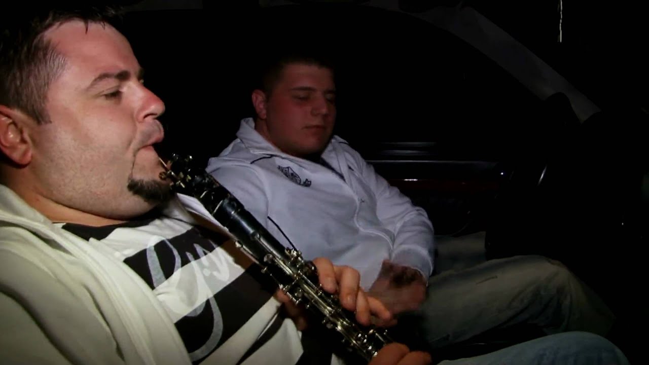 Live Albanian Music On The Streets Of NYC (HD)