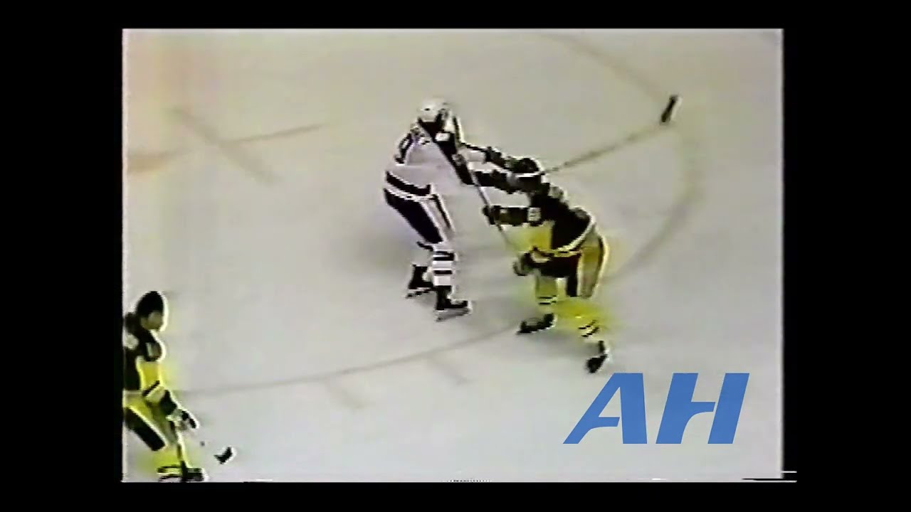 NHL Dec. 3, 1980 Dan Maloney,TOR v Bennett Wolf,PIT Toronto Maple Leafs Pittsburgh Penguins