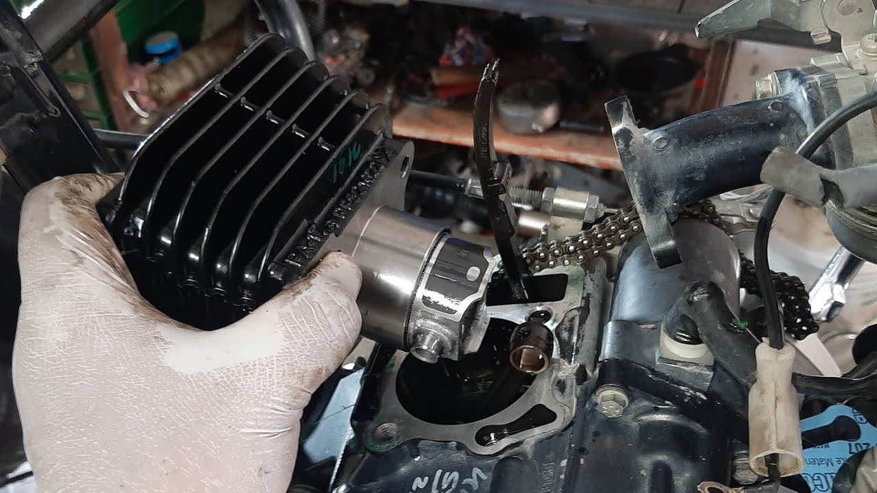 moto a 60 km   se frena y  sigue andando.   platino 110  seca sin aceite