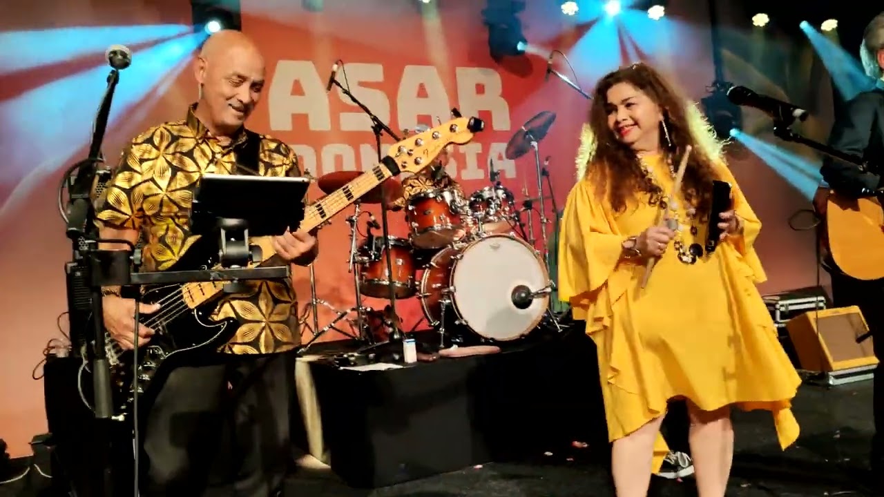 PASAR  INDONESIA  DI  BELANDA  MUTIARA  BAND