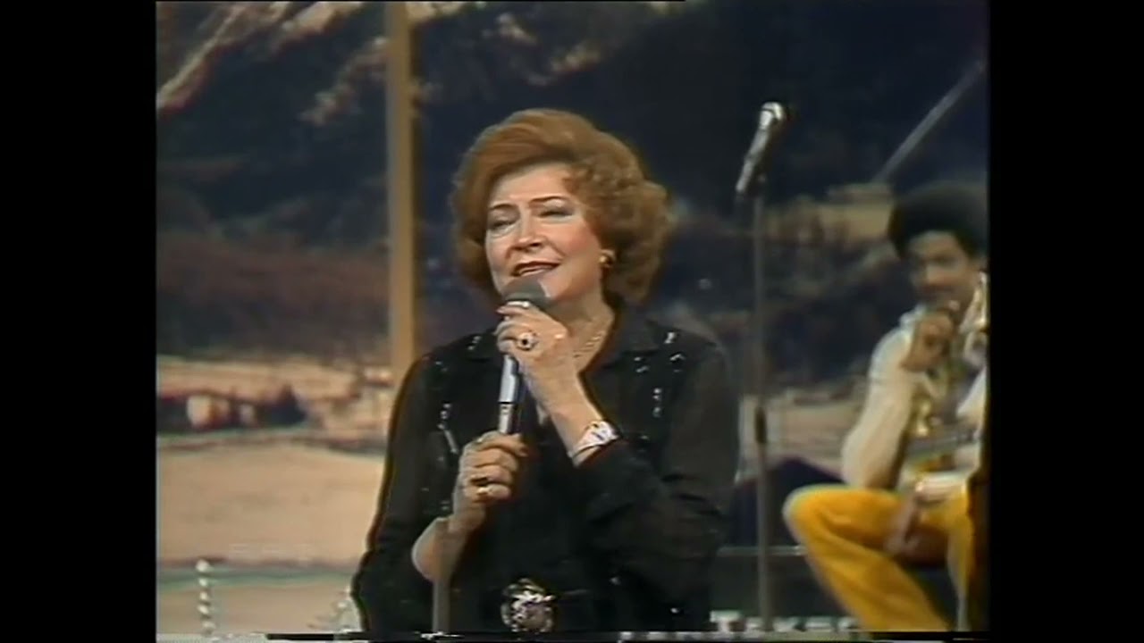 Nilla Pizzi - Grazie dei fiori e L'edera (Live da Domenica In 1981)