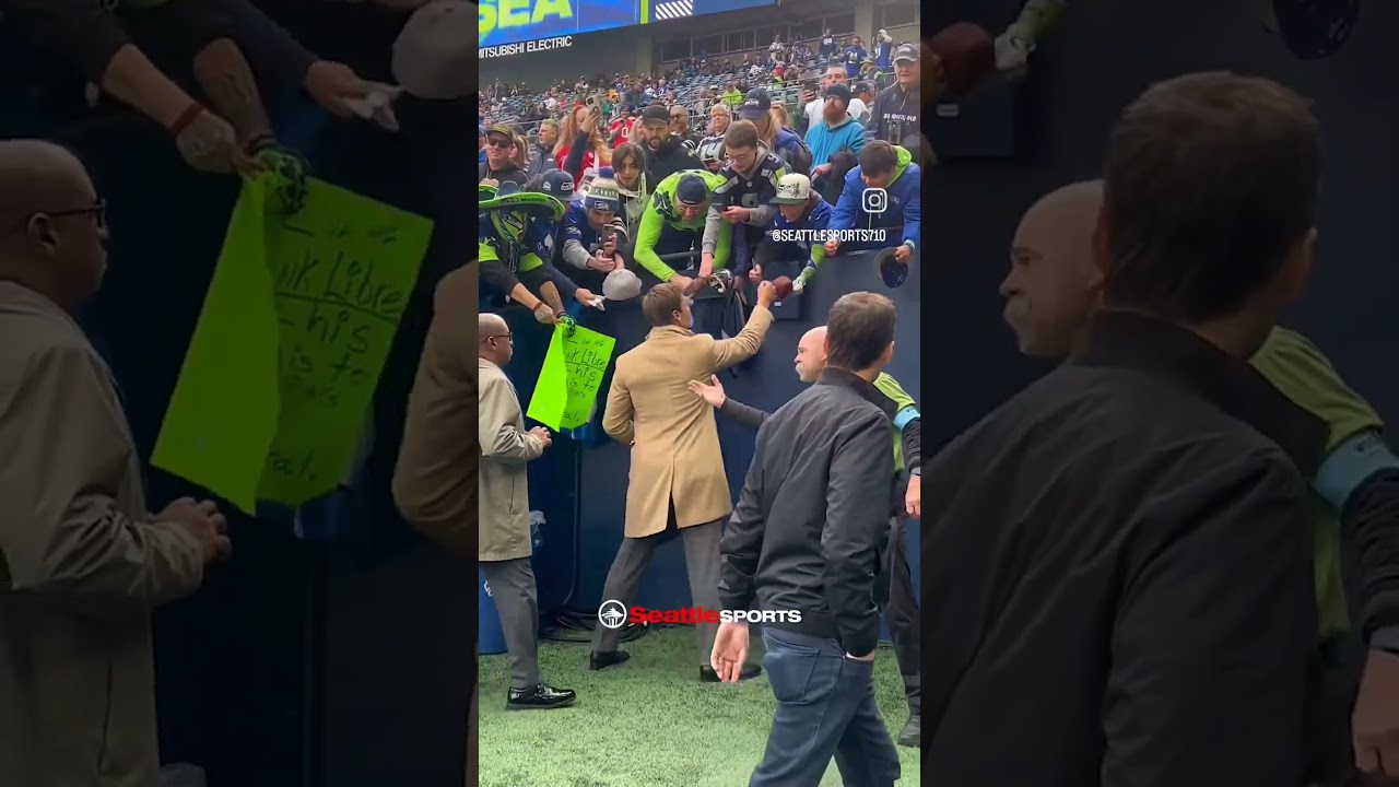 WHEN TOM BRADY FIST ME AT AT LUMEN FIELD 🏟️💚🏈💙🫶🏽🤘🏽😎👍🏽 #seahawks  #seattleseahawks #gohawks