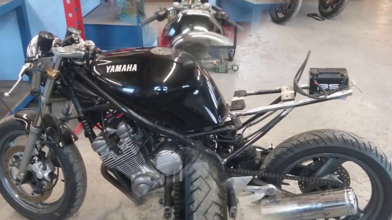 CAFE RACER Transformation d'un XJ600 et d'un BANDIT600 pour participer au Café Racer Festival