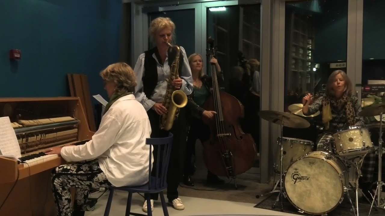 LIVE JAZZ AT DEN BL&Aring; PLANET: SOPHISTICATED LADY, by Sophisticated Ladies & Christina Dahl 7/- Nov/22