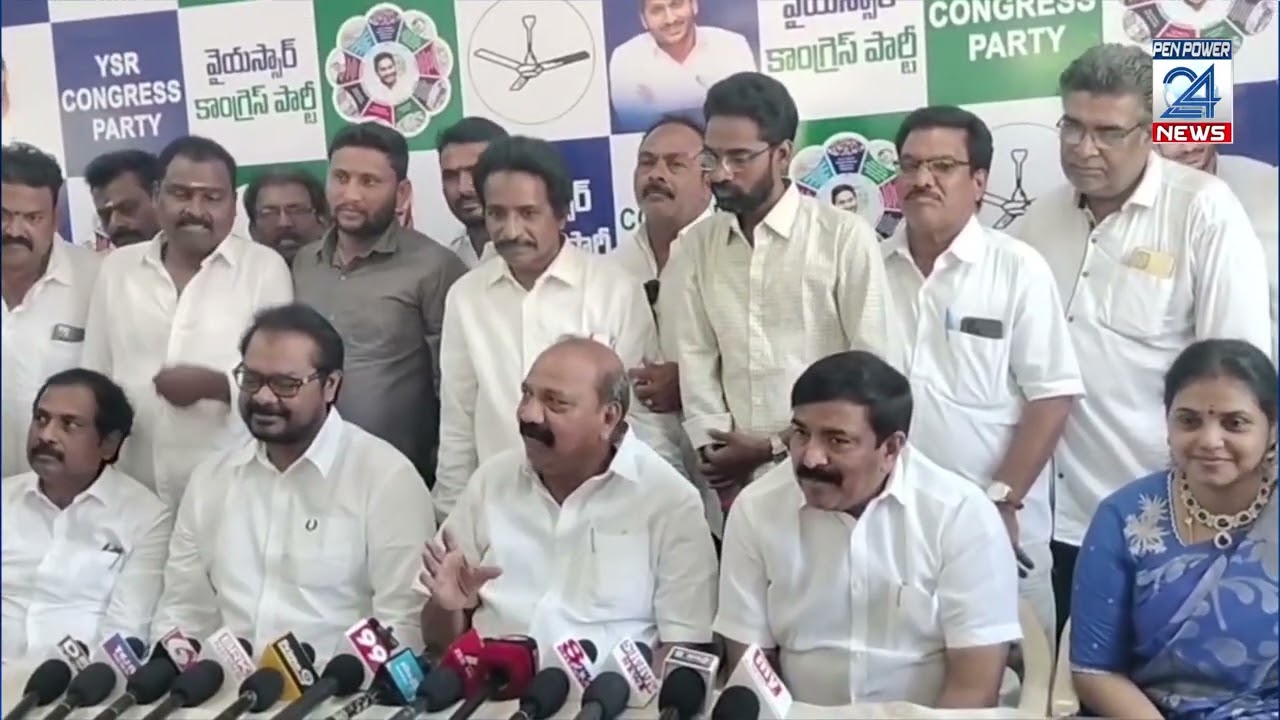 )   కాకినాడలో వైఎస్ఆర్ కాంగ్రెస్ పార్టీ 16వ ఆవిర్భావ దినోత్సవ వేడుకలు