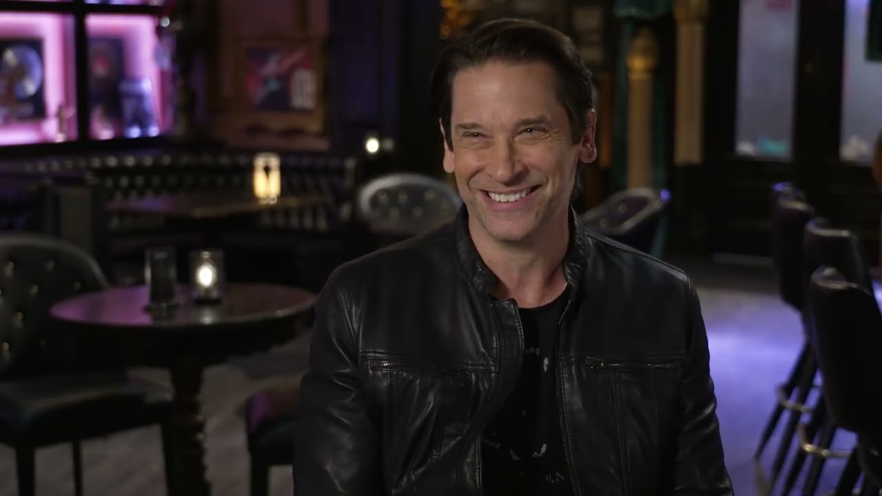 Q&A with Roger Howarth!